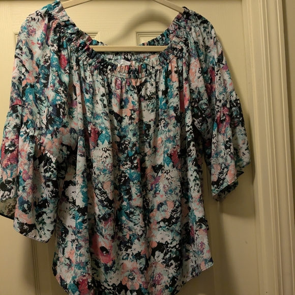 Blue and Pink Ruffled Cuffed Sleeve Blouse - Picture 1 of 2